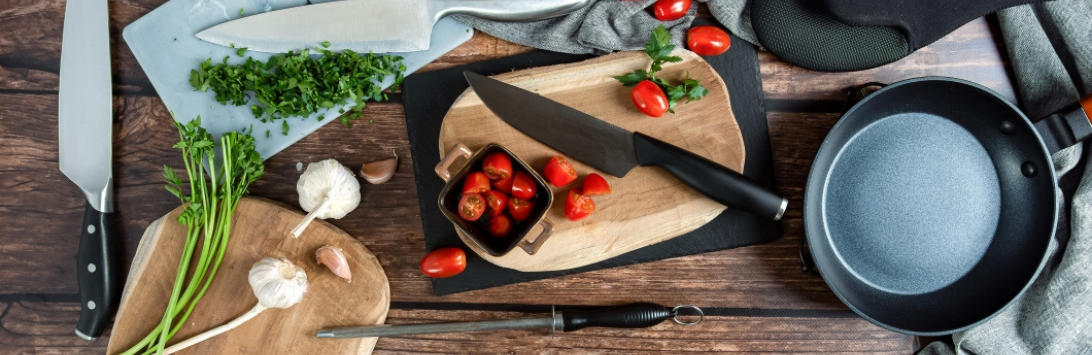 Noże kuchenne i nożyce, dobrej jakości ostrza gwarantujące trwałość