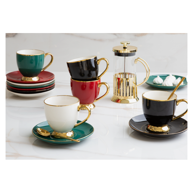 Filiżanka ze spodkiem Royal 220 ml biało-złota AMBITION