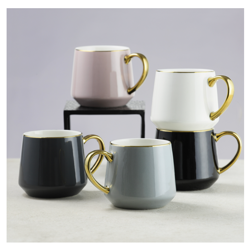 Kubek Royal 460 ml czarno-złoty AMBITION